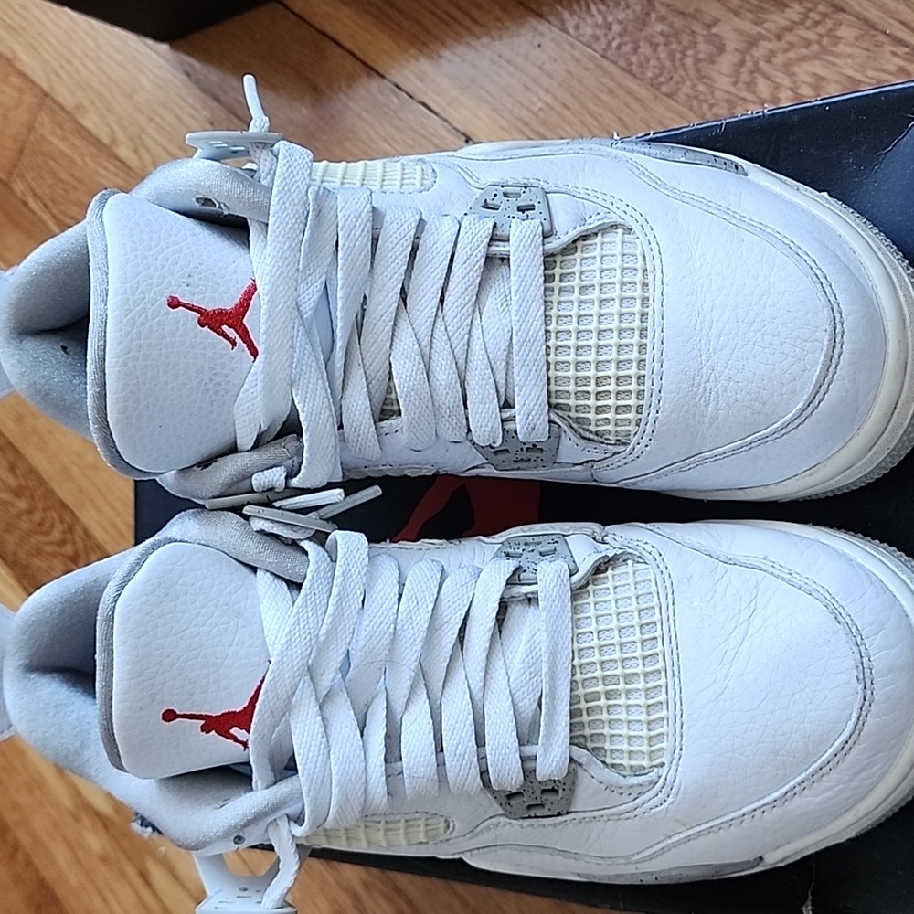 Jordan Air 4 Retro GS White, Red and Grey - Picture 3 of 5